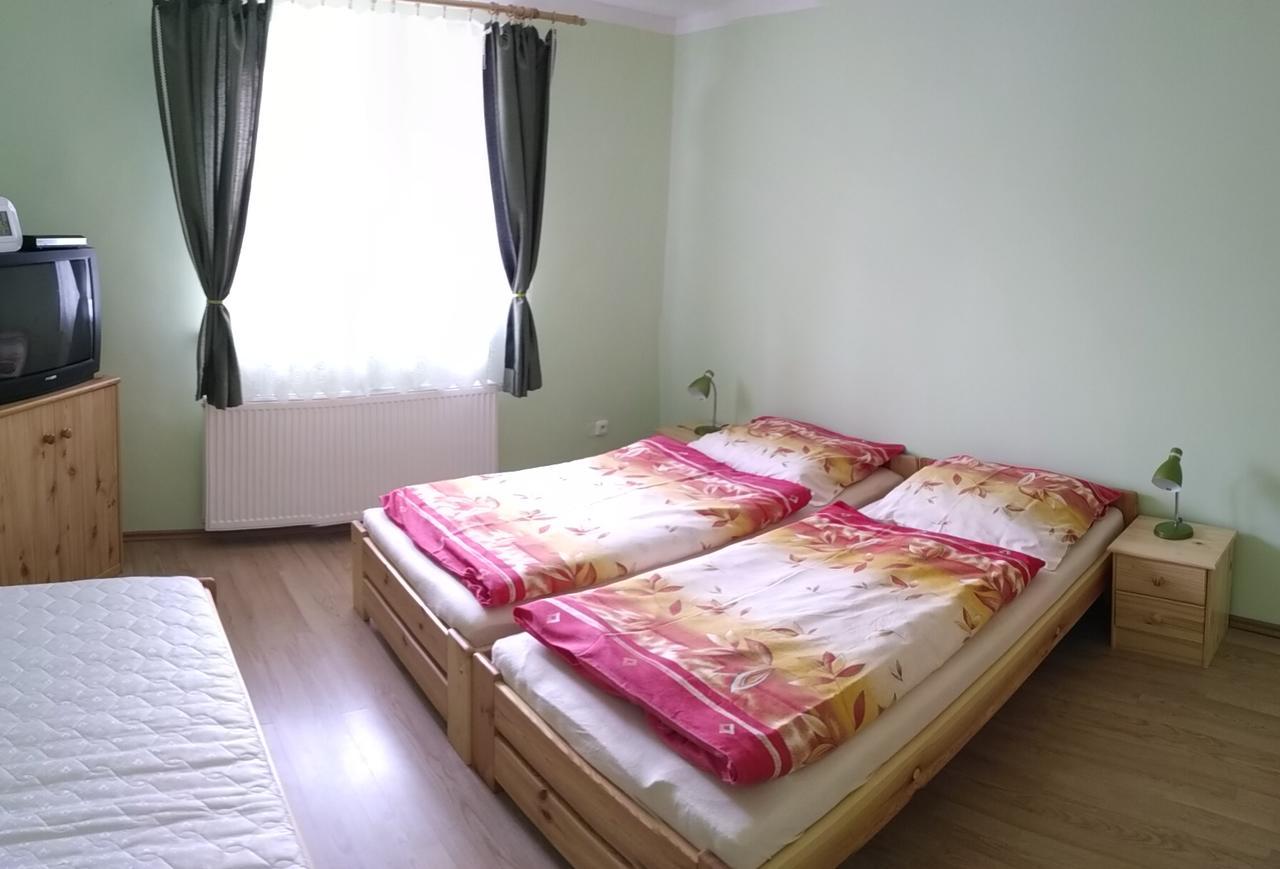 Apartman Utvina エクステリア 写真