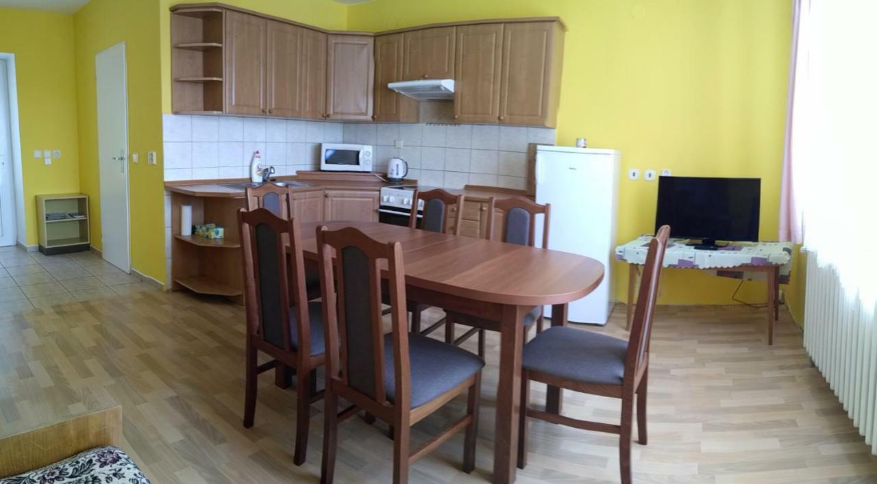 Apartman Utvina エクステリア 写真